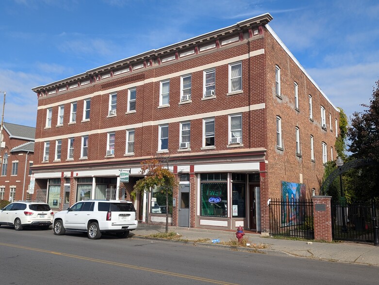 Poughkeepsie Portfolio portfolio of 4 properties for sale on LoopNet.com - Building Photo - Image 1 of 9