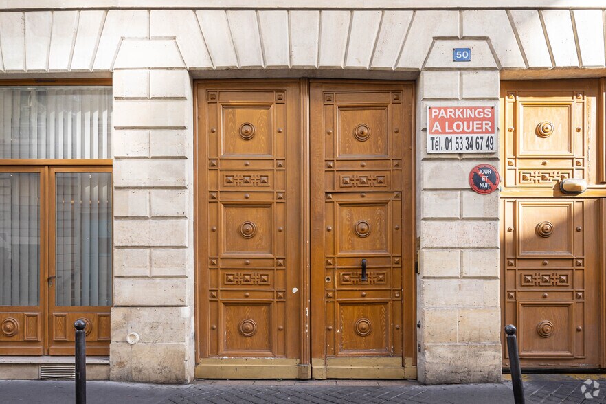 50 Rue De Paradis, Paris for lease - Building Photo - Image 2 of 5