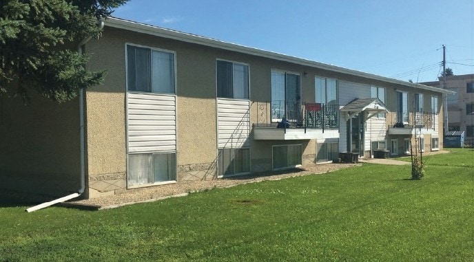 5501-5513 61 St, Vegreville, AB for sale - Primary Photo - Image 1 of 1