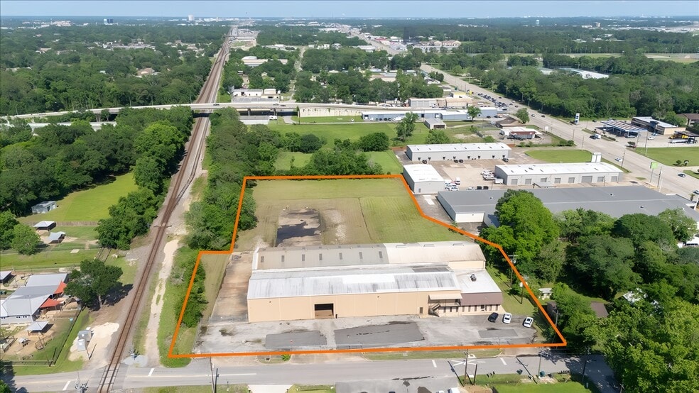 695 Pinchback Rd, Beaumont, TX for sale - Building Photo - Image 2 of 10