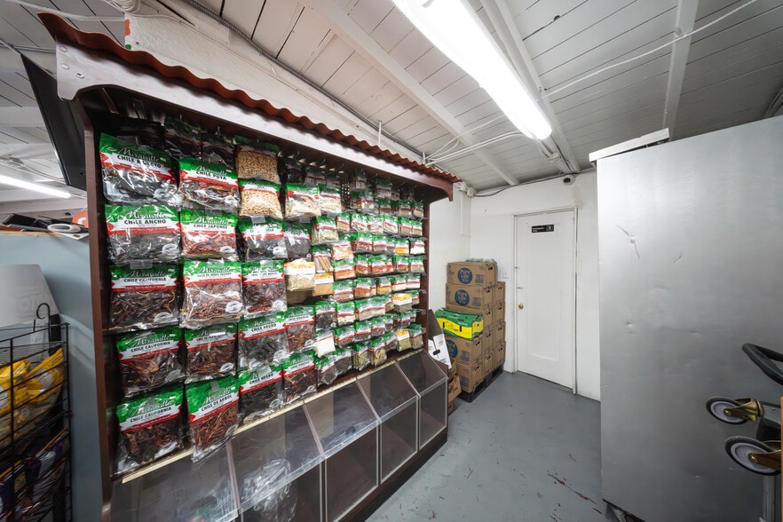 8506 Santa Fe Ave, Huntington Park, CA for lease - Building Photo - Image 3 of 30