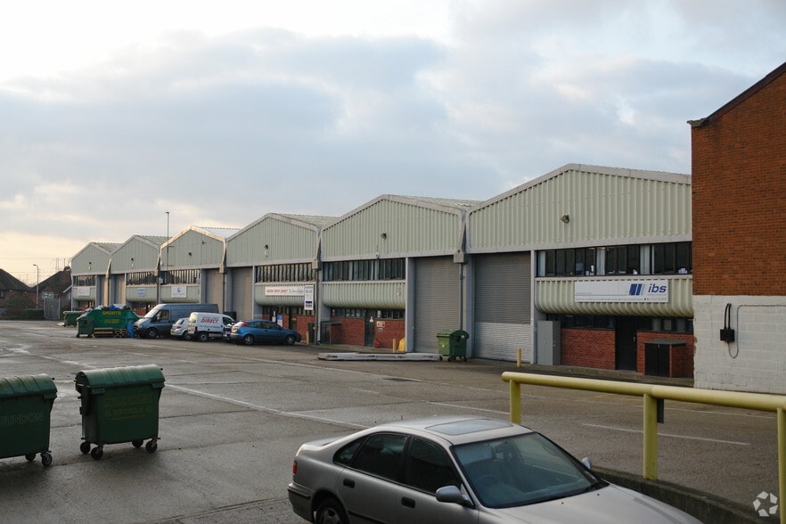 1-6 Nimrod Way, Reading for lease - Building Photo - Image 2 of 10