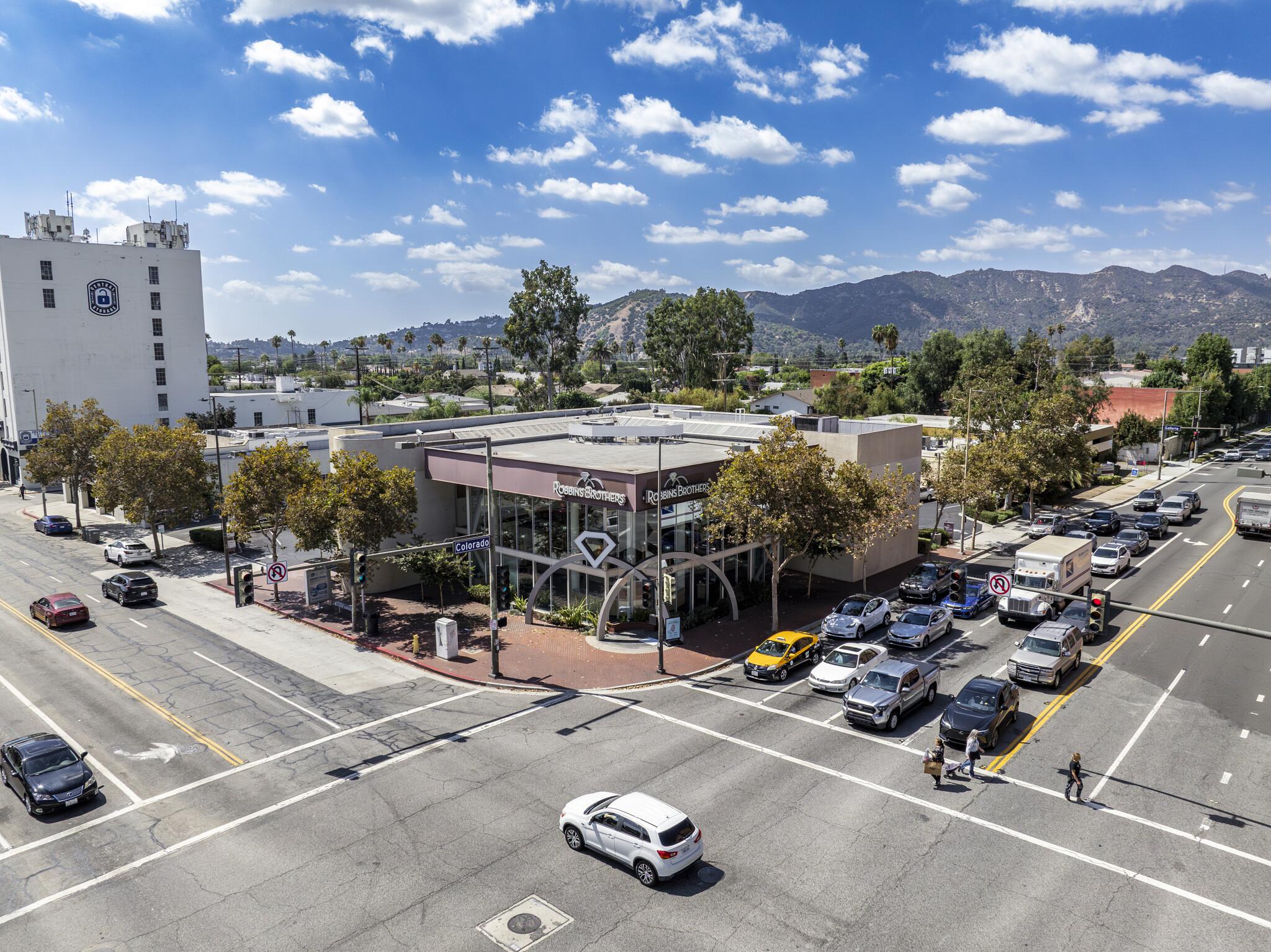 300 W Colorado St, Glendale, CA for lease Building Photo- Image 1 of 4