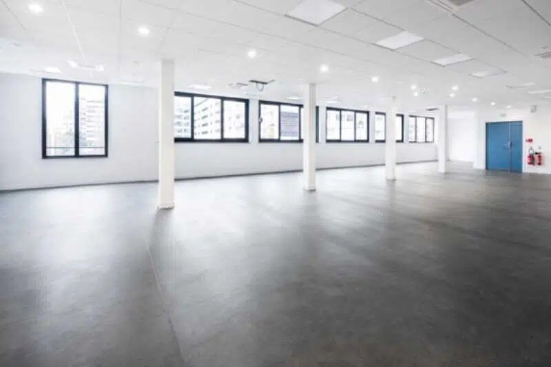 Flex in Montrouge for lease - Interior Photo - Image 2 of 11