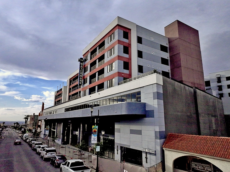 215-219 S Water St, Henderson, NV for lease - Building Photo - Image 2 of 6