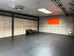 2827 S 2300 E, Salt Lake City, UT for lease Interior Photo- Image 1 of 13