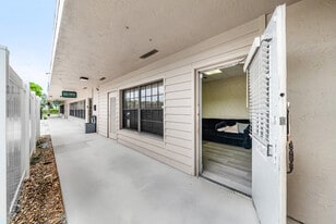 Executive Square Plaza - Loft