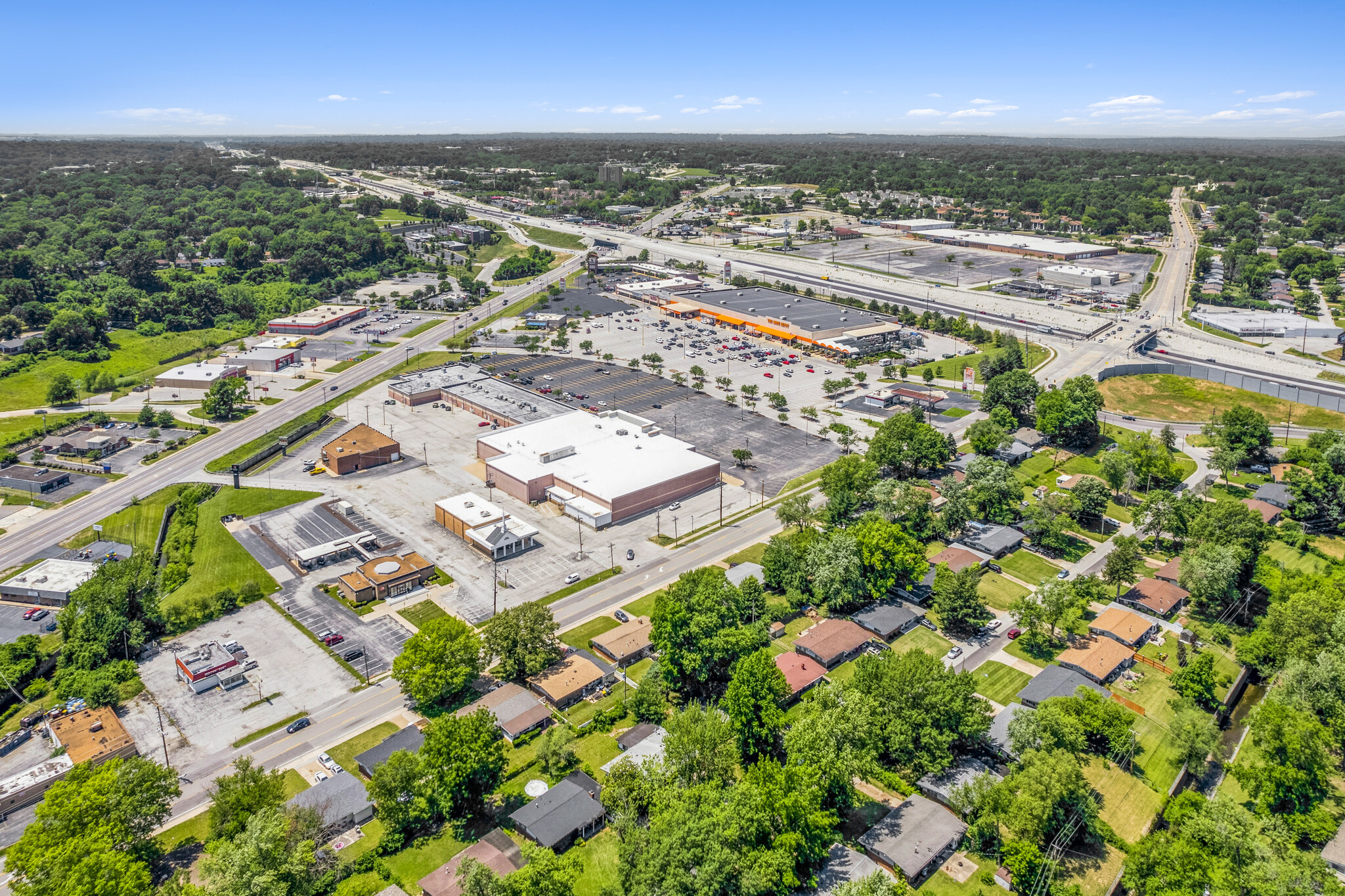 10800-10990 New Halls Ferry Rd, Ferguson, MO for lease Building Photo- Image 1 of 16