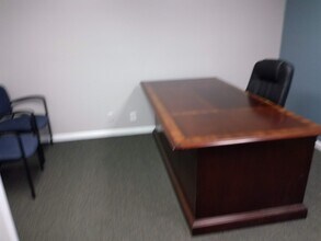 1520 Rock Run Dr, Crest Hill, IL for lease Interior Photo- Image 2 of 4