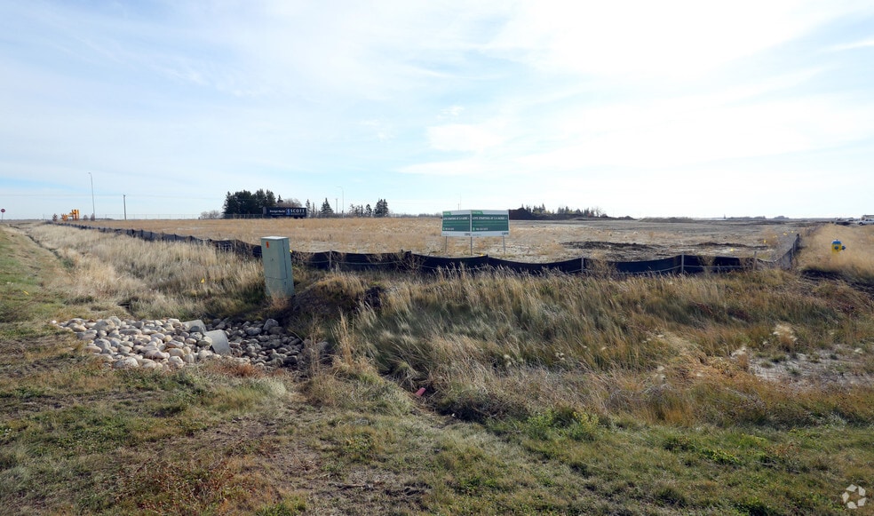 33rd Ave, Leduc, AB for sale - Primary Photo - Image 1 of 5