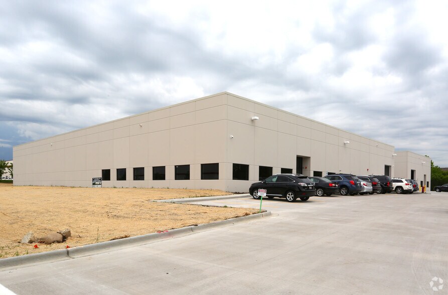 1370-1380 Ensell Rd, Lake Zurich, IL for lease - Building Photo - Image 1 of 5