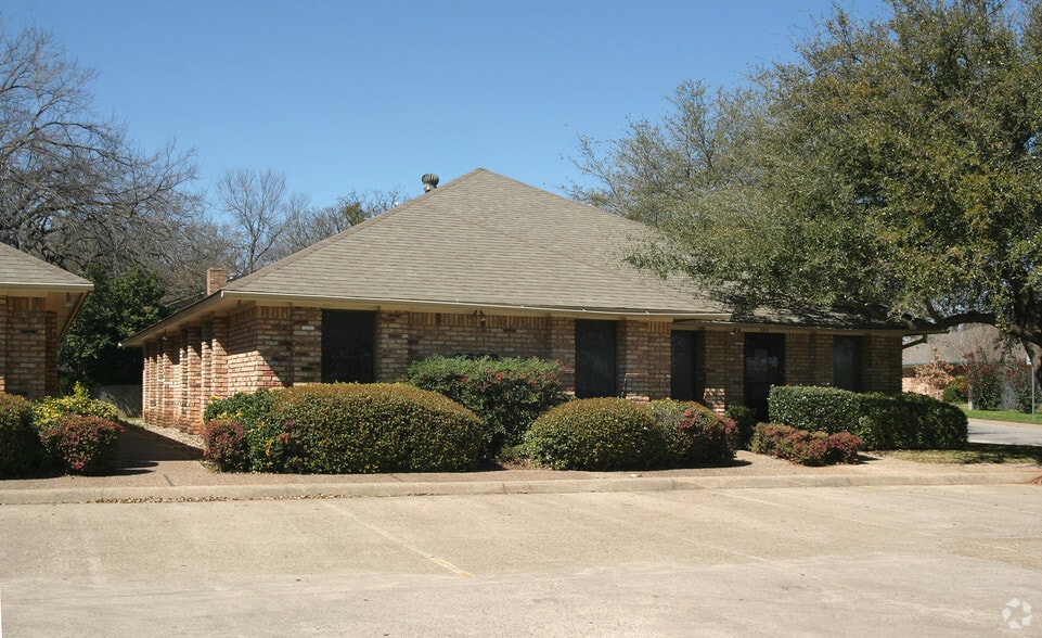 2508 Little Rd, Arlington, TX 76016