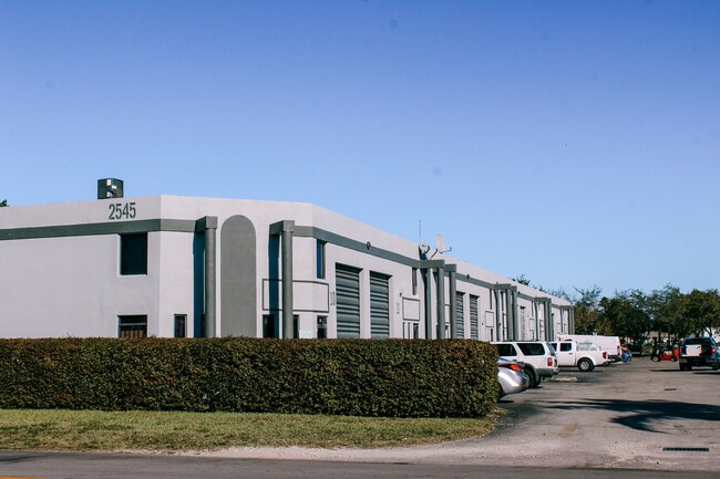 More details for 2545 W 80th St, Hialeah, FL - Industrial for Lease