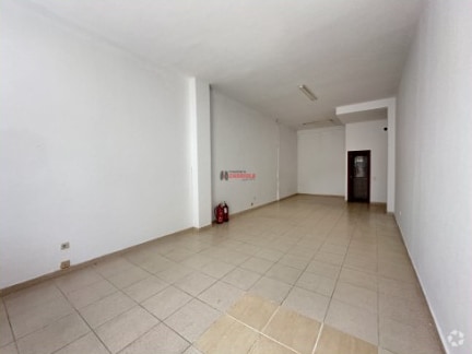 Retail in La Torre de Esteban Hambrán, Toledo for lease Interior Photo- Image 1 of 3