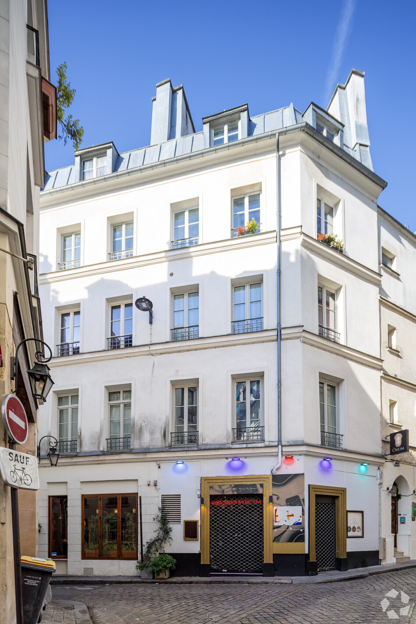 4 Rue Du Sabot, Paris for sale Primary Photo- Image 1 of 6