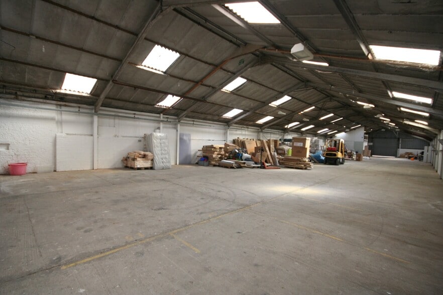 Beech Av, Warminster for lease - Building Photo - Image 3 of 5