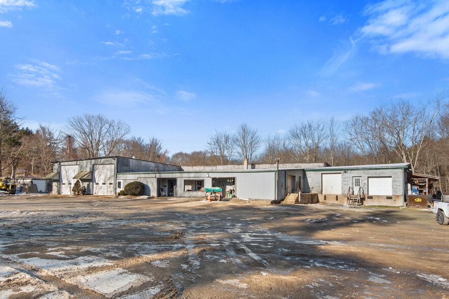 225 West St, Berlin, MA for sale - Primary Photo - Image 1 of 12