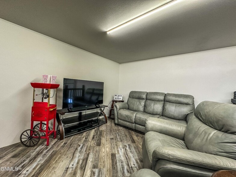 1409 Lockheed Dr, Bismarck, ND for sale - Interior Photo - Image 3 of 8