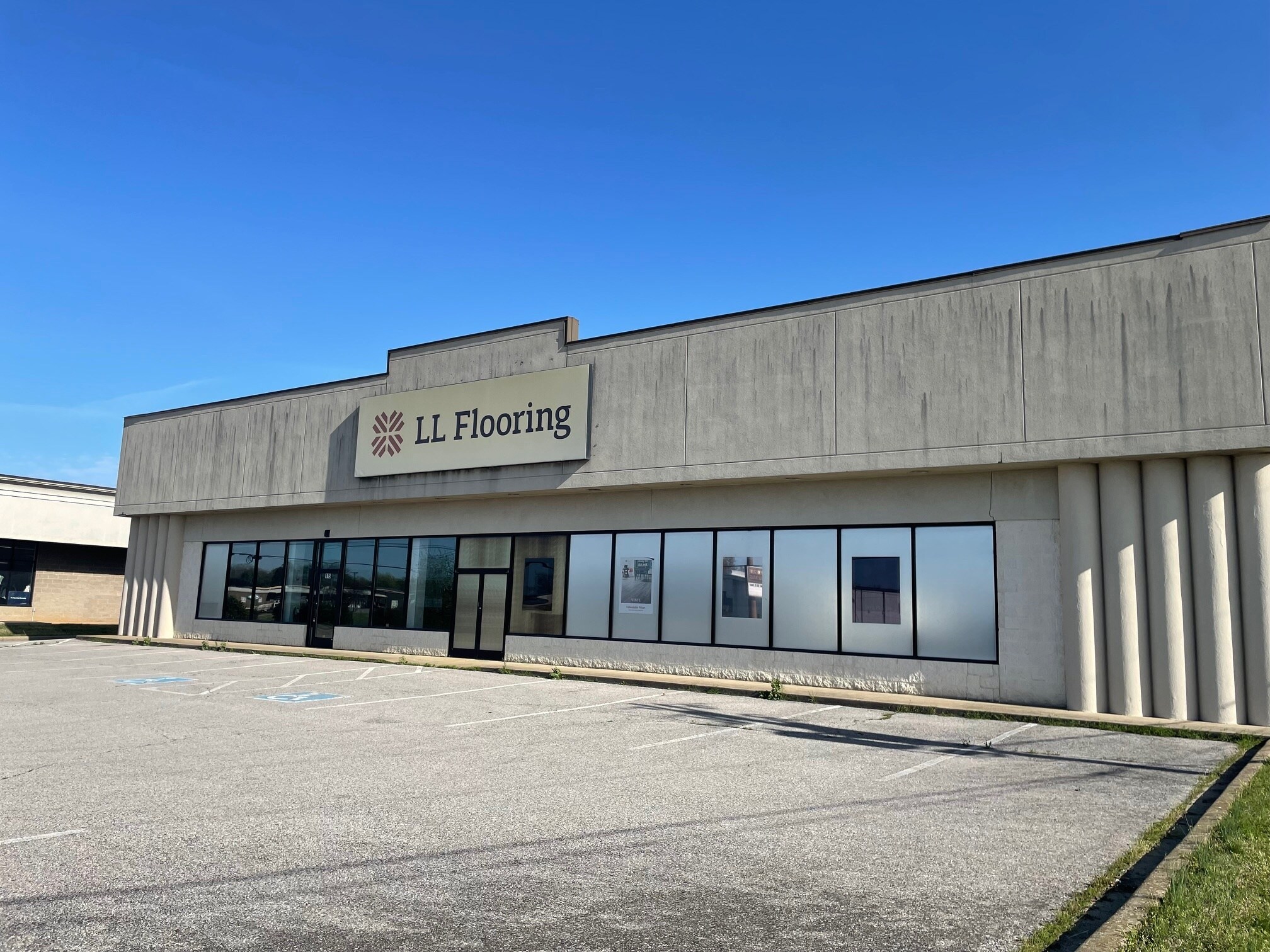 115 Terminal Rd, Clarksville, TN for lease Building Photo- Image 1 of 7