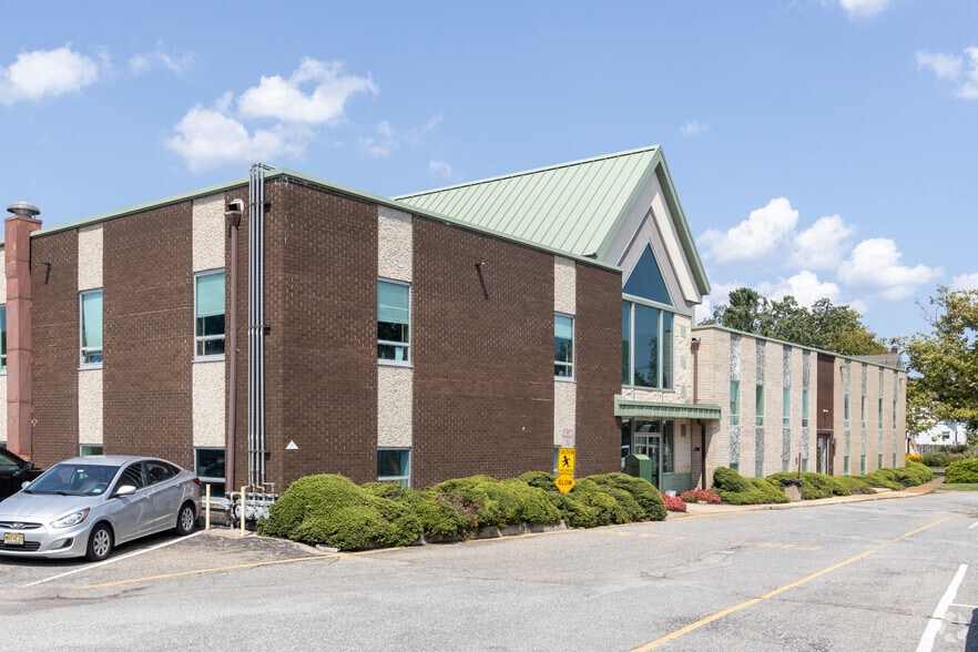 310 Main St, Toms River, NJ for lease - Building Photo - Image 2 of 6