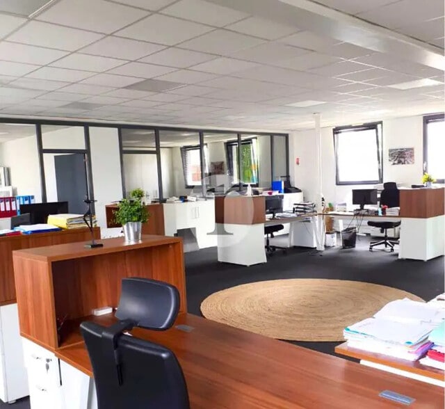 Office in VILLENEUVE-D'ASCQ for lease - Interior Photo - Image 3 of 6