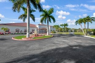 7025 Summerville Ter, Lake Worth FL - Parking Garage