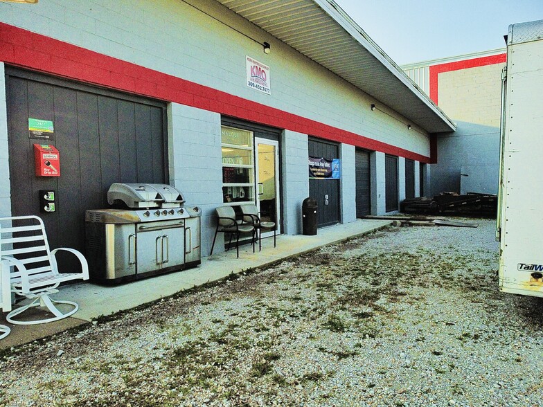 107 Caroline St, Bloomington, IL for sale - Building Photo - Image 3 of 10