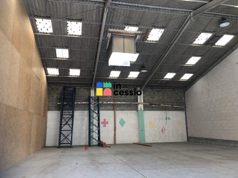 Industrial in Le Mans for lease - Interior Photo - Image 1 of 2