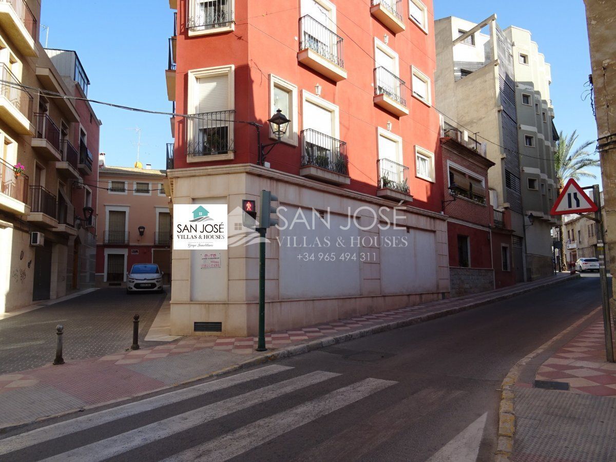 Retail in Alicante for sale Building Photo- Image 1 of 7
