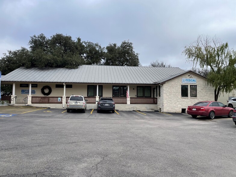 1411 S Main St, Boerne, TX for sale - Building Photo - Image 2 of 13