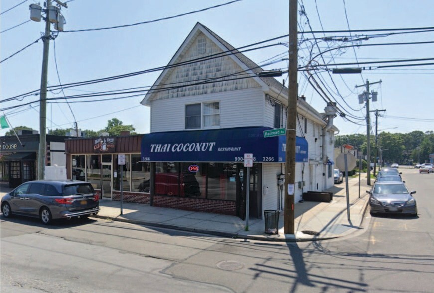 32663268 Railroad Ave, Wantagh, NY 11793