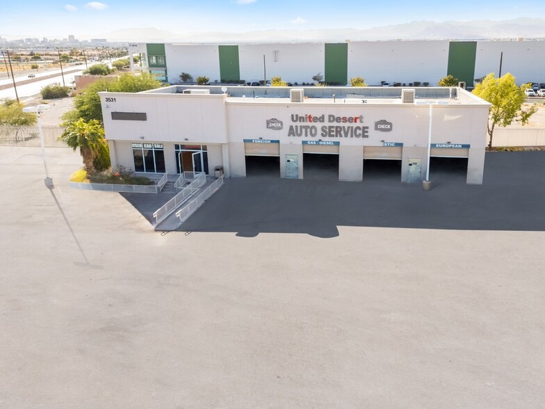 3531 N Las Vegas Blvd, Las Vegas, NV for lease - Building Photo - Image 3 of 11