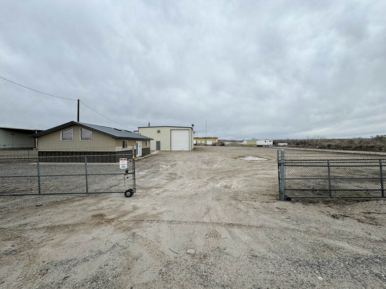 850 Smith Rd, Riverton, WY for sale - Building Photo - Image 3 of 11