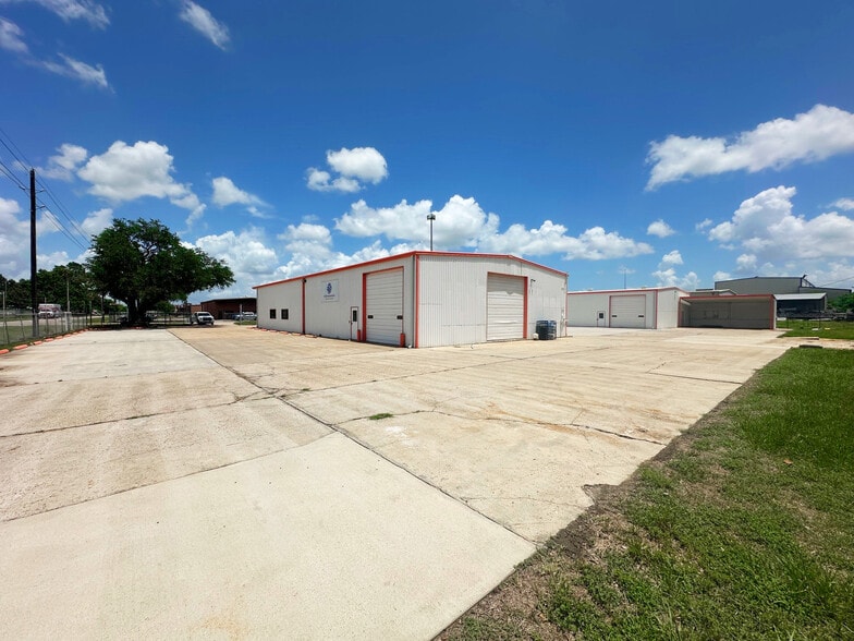 14702 Jersey Shore Dr, Houston, TX for lease - Building Photo - Image 2 of 13