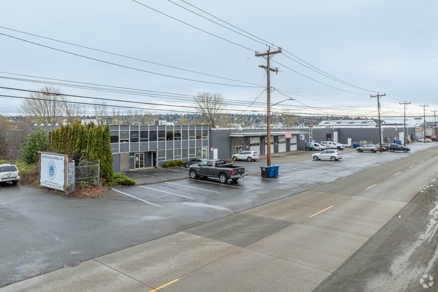 2600 W Commodore Way, Seattle, WA for lease - Building Photo - Image 1 of 6
