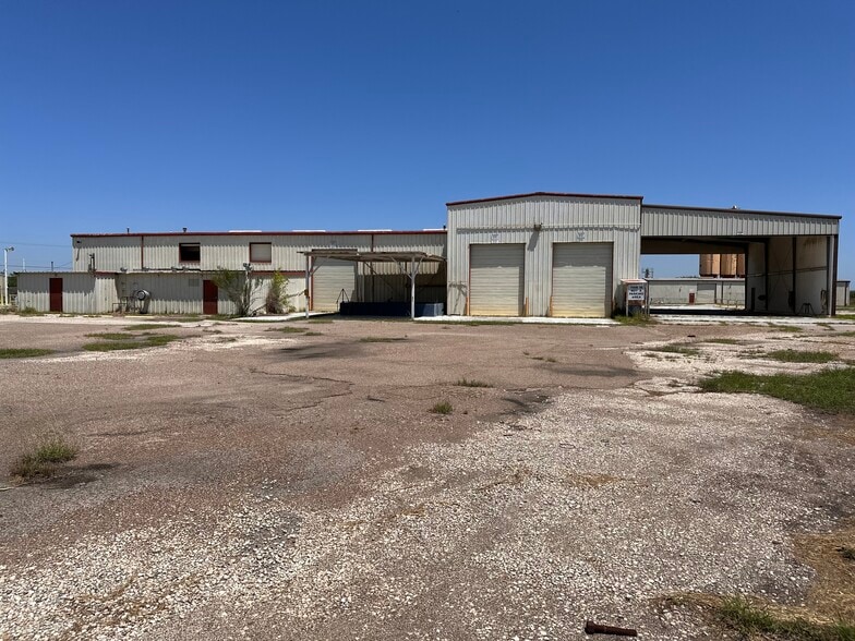 2100 Industrial Blvd, Alice, TX for sale - Primary Photo - Image 1 of 13