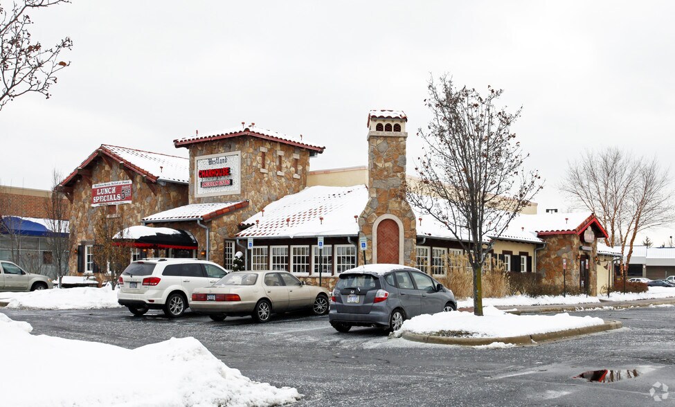 35613 Warren Rd, Westland, MI for lease - Building Photo - Image 2 of 8