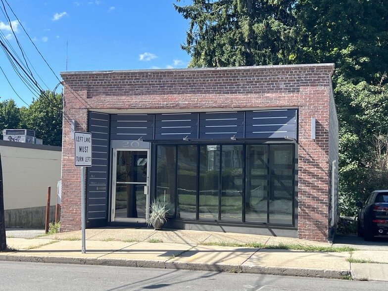 20 Woodward St, Newton, MA for lease - Building Photo - Image 1 of 17