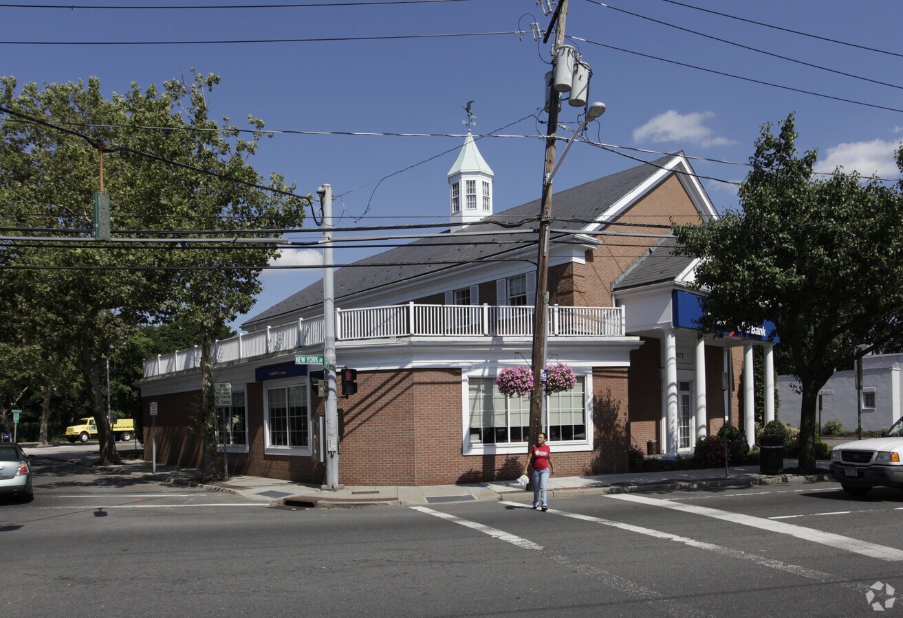 1572 New York Ave, Huntington Station, NY 11746