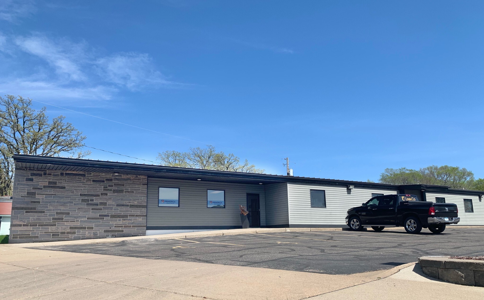 2 S 2nd Ave, Sauk Rapids, MN 56379 Sauk Rapids Business Center