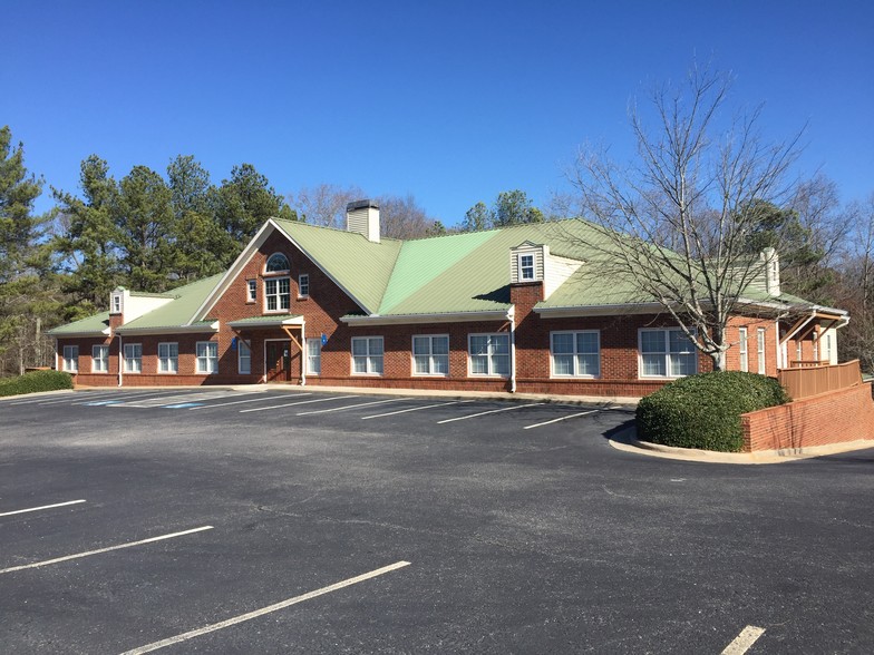 925 Sanders Rd, Cumming, GA for lease - Building Photo - Image 1 of 17