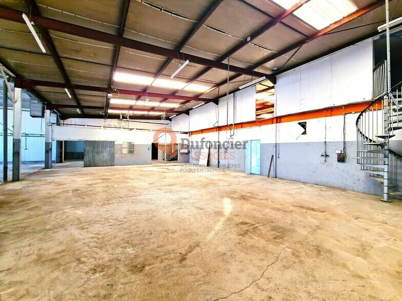 Flex in Migné-Auxances for lease - Interior Photo - Image 3 of 8