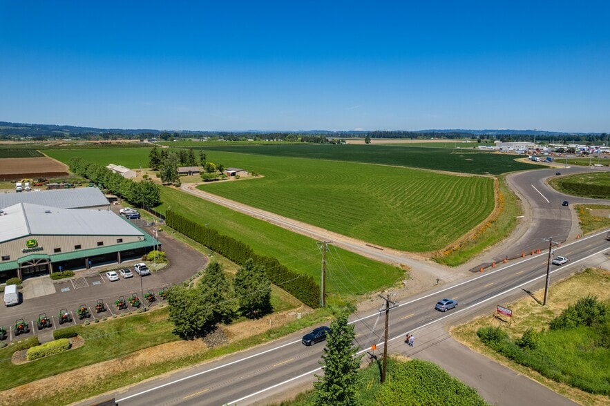 12033 Ehlen Rd NE, Aurora, OR for sale - Building Photo - Image 2 of 4