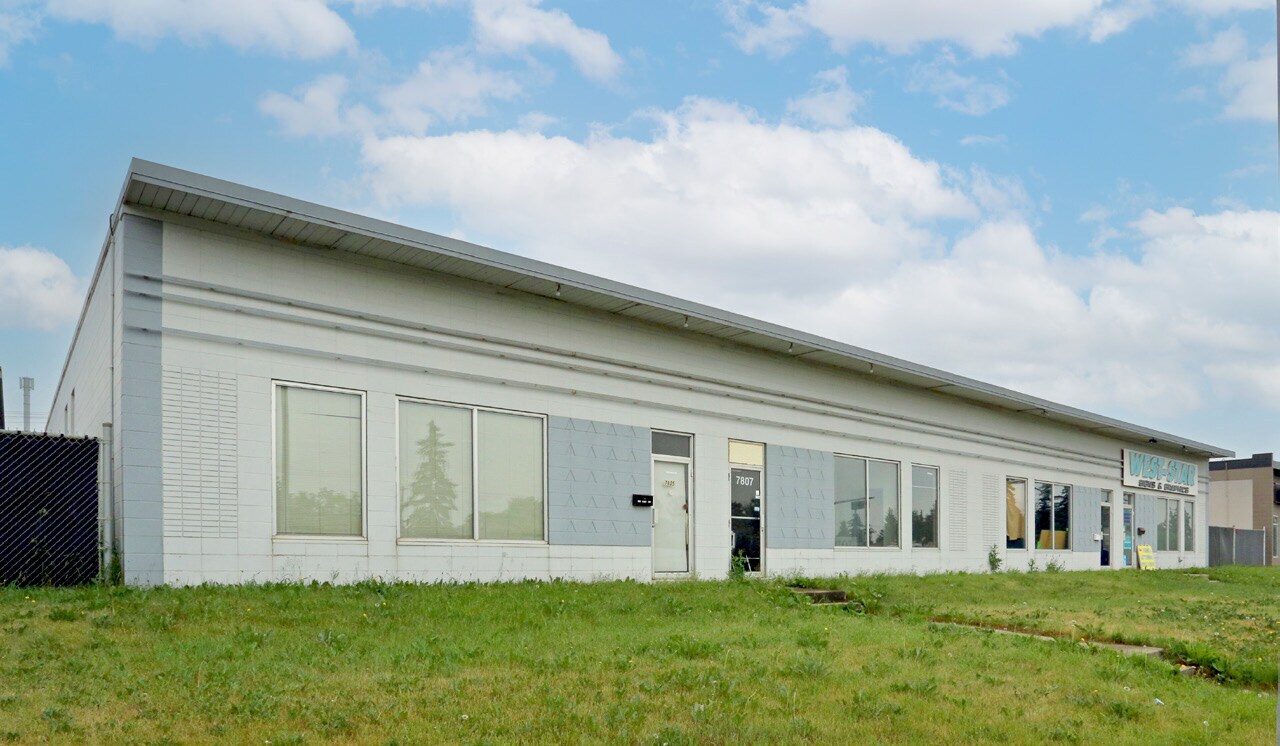 7805 Argyll Rd NW, Edmonton, AB T6C 4A9