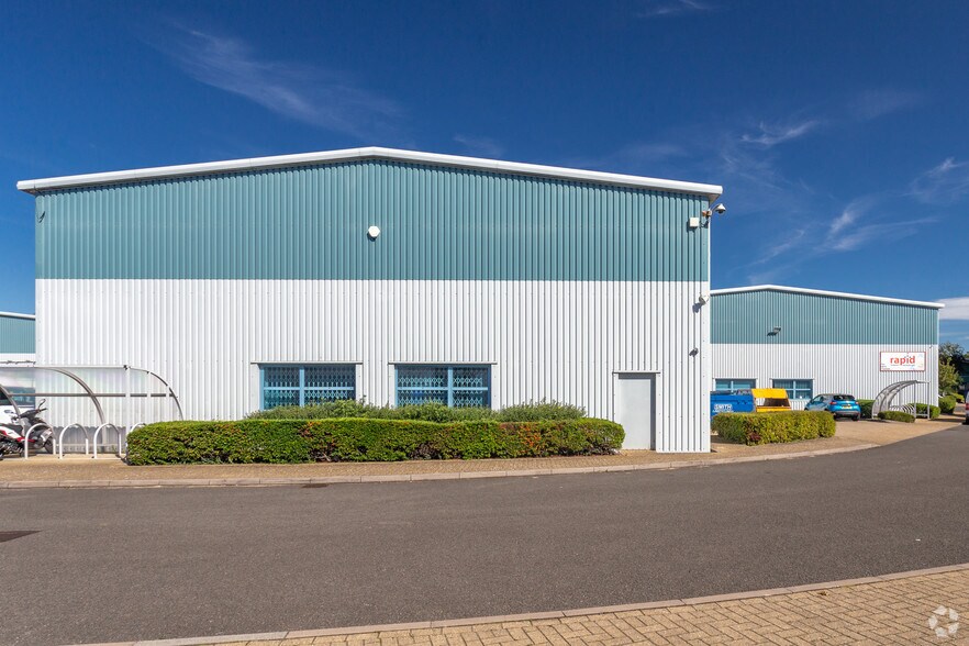 Twizel Clos, Milton Keynes, MK13 0DX