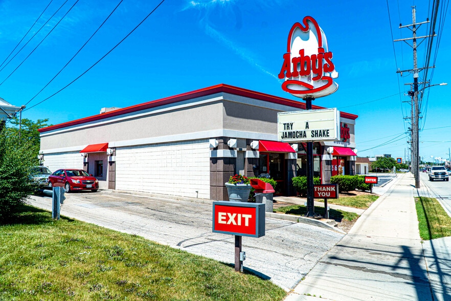 3048 Douglas Ave, Racine, WI for lease - Building Photo - Image 3 of 6