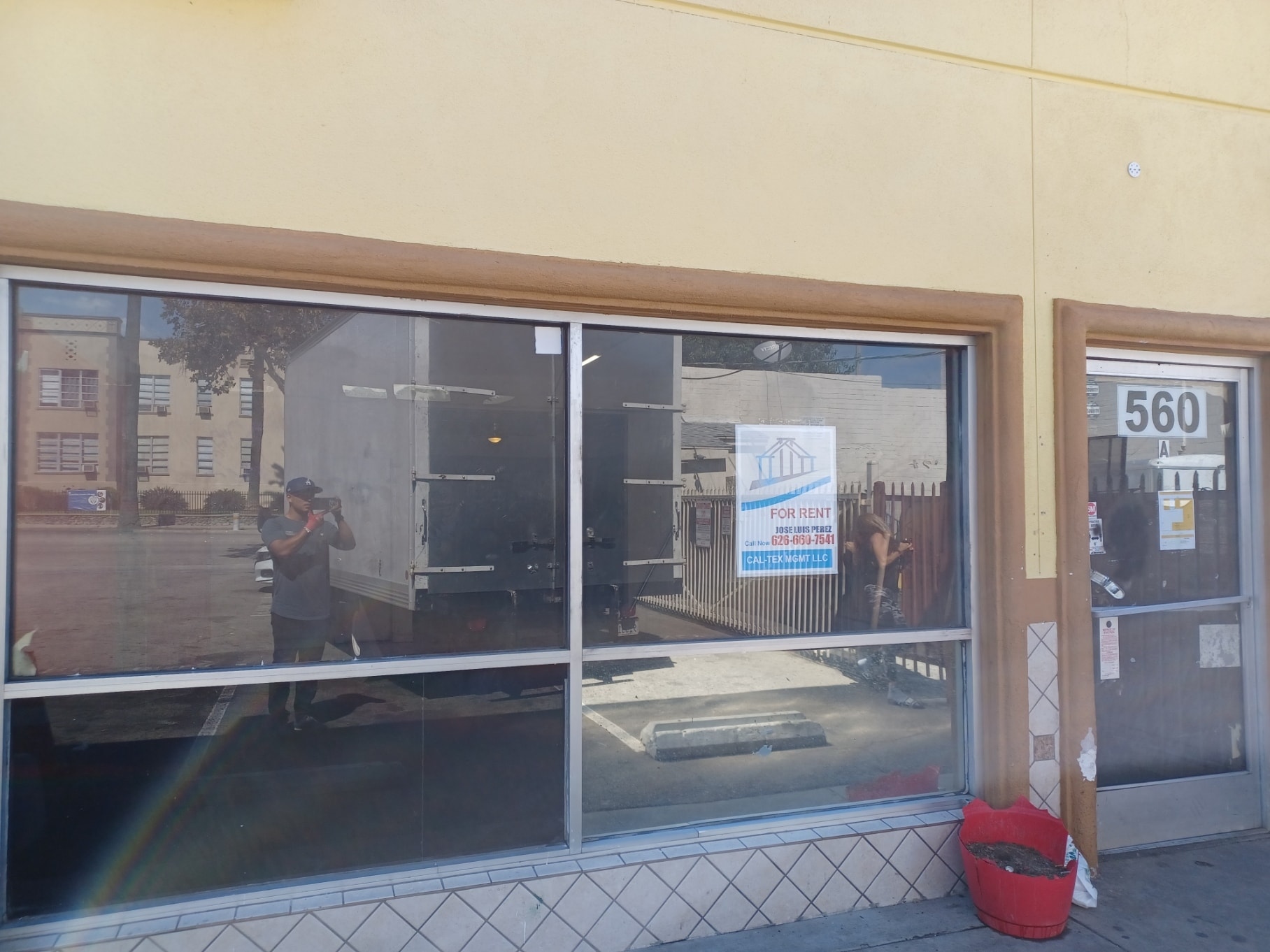 570-572 W Holt Ave, Pomona, CA for lease Interior Photo- Image 1 of 4