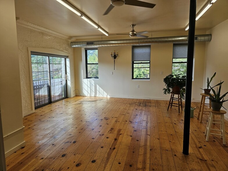 6415 N Ravenswood Ave, Chicago, IL for lease - Building Photo - Image 3 of 15