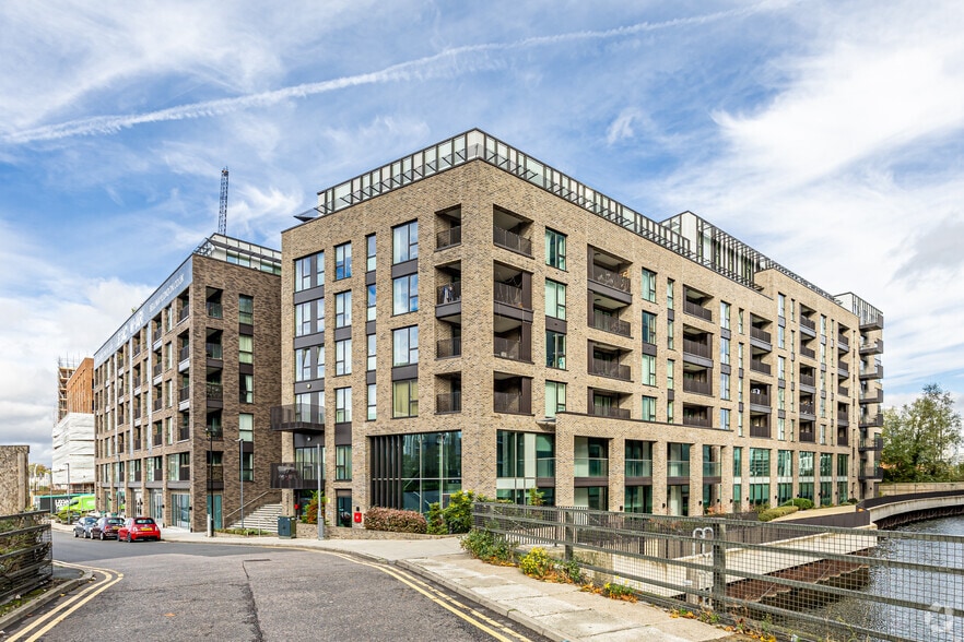 1-4 Cooks Rd, London for sale - Primary Photo - Image 1 of 1