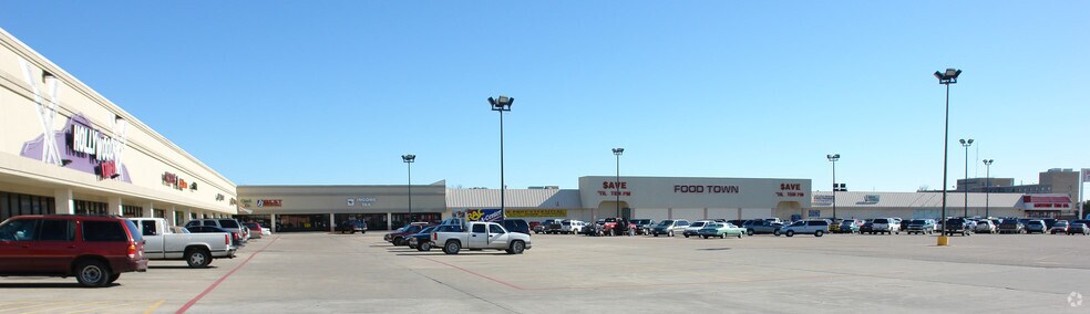 1250 Garth Rd, Baytown, TX for lease - Building Photo - Image 3 of 6